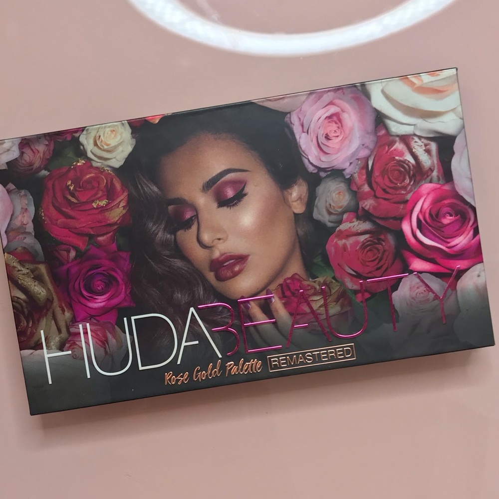 Huda Beauty eyeshadow Palette